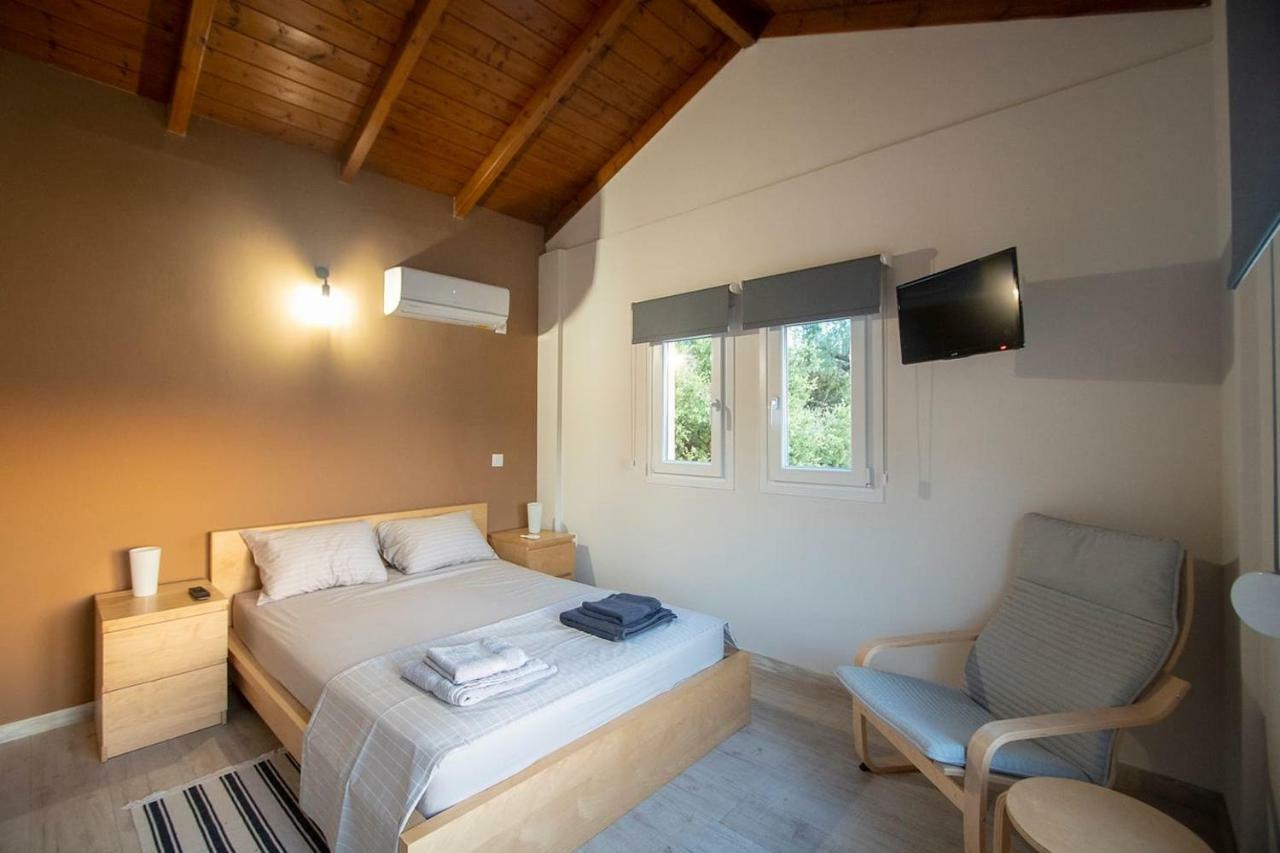 Messinian Sunset Villa Kalamata Exterior photo